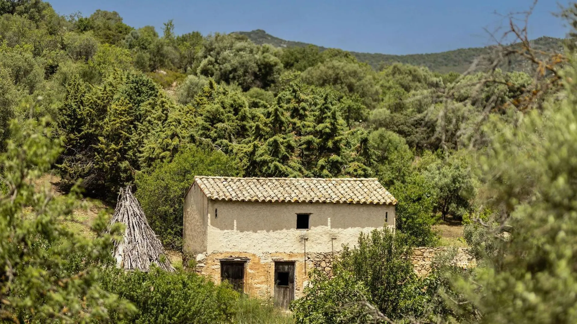 Soul Valley All-In Boutique Hotel For Yoga, Veggie & Wellness Lovers Maracalagonis Italy